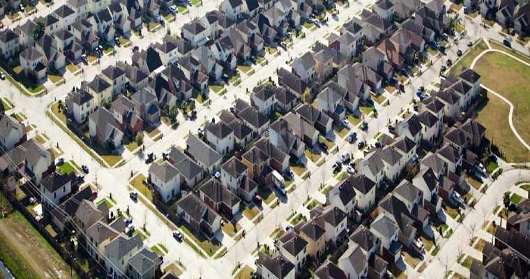 U.S. new home inventories surge amid tariff panic and 14.2% drop in housing starts