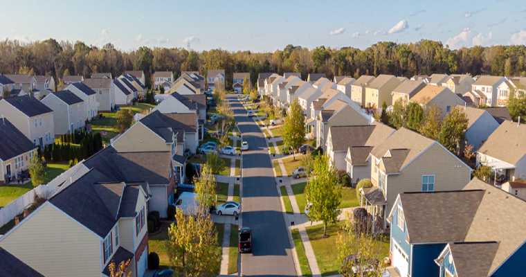 U.S. home sales sink to 6-month low in April as listings surge 17%
